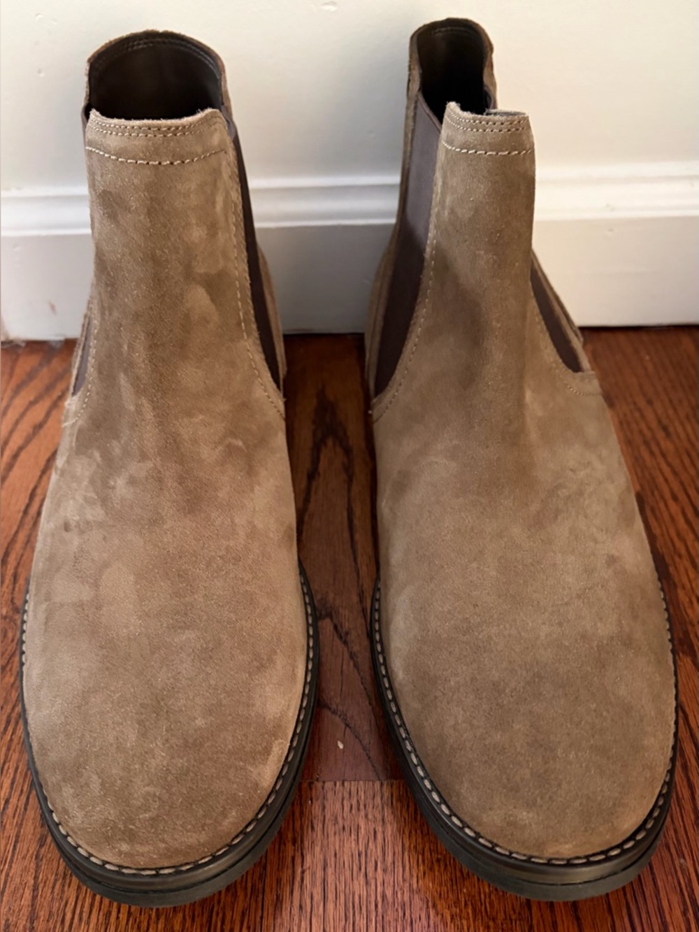 Clarks Emmet Easy Chelsea Boots Stone Suede Size 13 M NWT New in Box Men’s